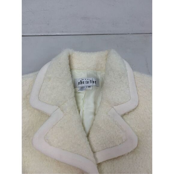 Furry Blazer   - Picture 4 of 9